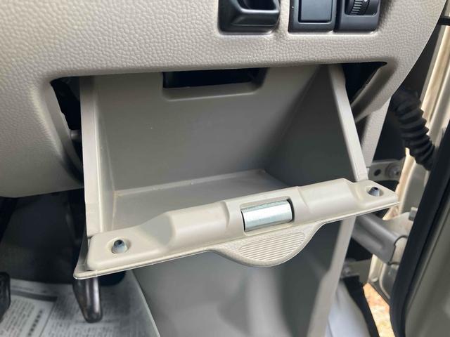 エブリイ ＰＣ　４ＷＤ　軽バン　ＡＴ　両側スライドドア　キーレスエントリー　盗難防止システム　エアコン　パワーステアリング　パワーウィンドウ　運転席エアバッグ　助手席エアバッグ（48枚目）