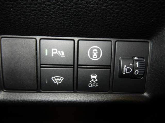 リュクス ホンダセンシング 試乗車 禁煙車 本革シート メモリーナビフルセグTV Bluetooth バックカメラ ETC スマートキー LEDヘッドライト(16枚目)