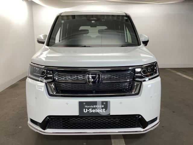ステップワゴン スパーダ　メモリーナビ　フルセグ　リアカメラ　ＥＴＣ　ドラレコ　リアエアコン　盗難防止　横滑り防止機能　Ａクルーズ　ウォークスルー　シートヒータ　リヤカメラ　ＤＶＤ再生可能　ＡＢＳ　３列シート　スマートキー（6枚目）