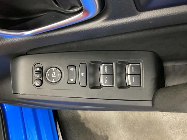 シビック タイプＲ　メモリーナビ　ドラレコ　ＥＴＣ　ＵＳＢ　衝突軽減　オートクルーズコントロール　ターボ　ＬＥＤライト　盗難防止システム　オートエアコン　ＶＳＡ　ＡＢＳ　パワーステアリング　キーレス　エアバッグ（16枚目）