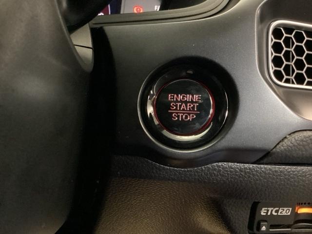 シビック タイプＲ　メモリーナビ　ドラレコ　ＥＴＣ　ＵＳＢ　衝突軽減　オートクルーズコントロール　ターボ　ＬＥＤライト　盗難防止システム　オートエアコン　ＶＳＡ　ＡＢＳ　パワーステアリング　キーレス　エアバッグ（17枚目）