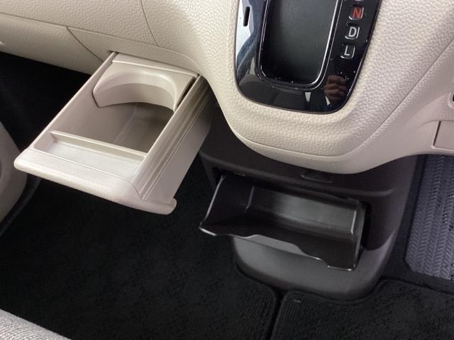 Ｎ－ＢＯＸ Ｇ・Ｌホンダセンシング　メモリーナビ　ドラレコ　ＥＴＣ　誤発信抑制　Ｂモニ　ＥＣＯＮモード　ドライブレコーダ　横滑り防止装置付　ナビＴＶ　フルセグＴＶ　ＬＥＤヘッドライト　スマートキー　イモビ　オ－トエアコン　ＵＳＢ　ＡＢＳ（31枚目）