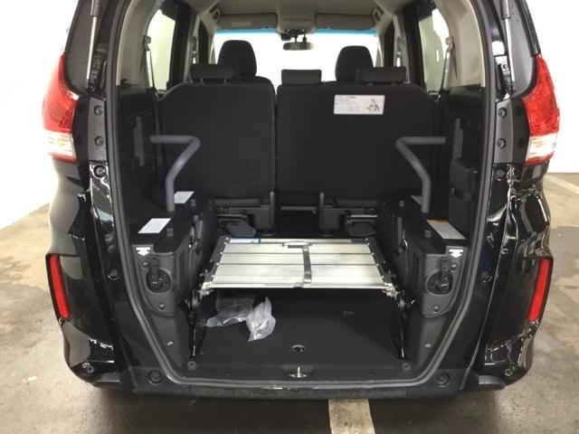フリード＋ Ｇ・ホンダセンシング　メモリーナビ　リアカメラ　ＥＴＣ　ブレーキサポート　ＰＷ　福祉車両　両側電動ドア　リヤカメラ　パワーステアリング　シ－トヒ－タ－　ドラレコ　クルコン　アイドリングＳ　スマキ－　サイドカーテンエアバック（10枚目）