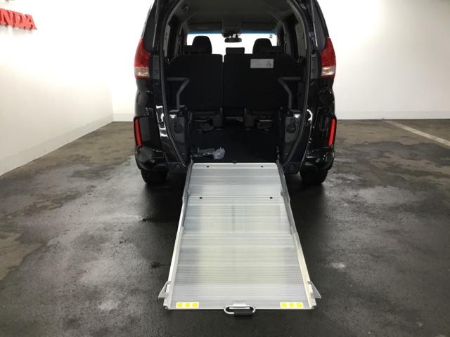 フリード＋ Ｇ・ホンダセンシング　メモリーナビ　リアカメラ　ＥＴＣ　ブレーキサポート　ＰＷ　福祉車両　両側電動ドア　リヤカメラ　パワーステアリング　シ－トヒ－タ－　ドラレコ　クルコン　アイドリングＳ　スマキ－　サイドカーテンエアバック（11枚目）