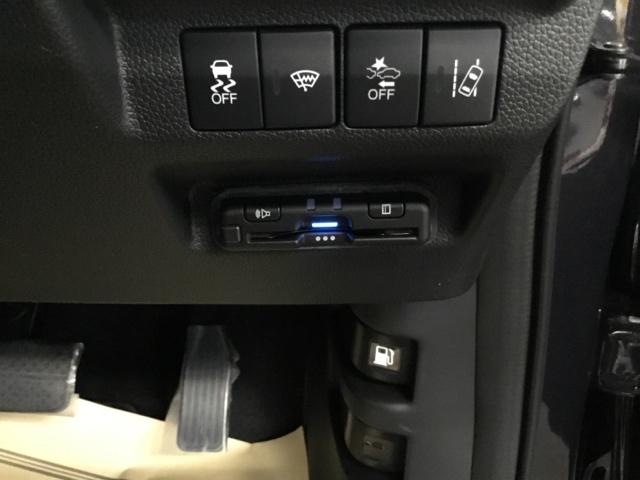 フリード＋ クロスター　メモリーナビ　ドラレコ　ＥＴＣ　ウォークスルー　両側パワースライドドア　サイドカーテンエアバック　ＬＥＤライト　リヤカメラ　地デジフルセグ　ＶＳＡ　ドライブレコーダー　ＵＳＢ接続　スマートキー（28枚目）