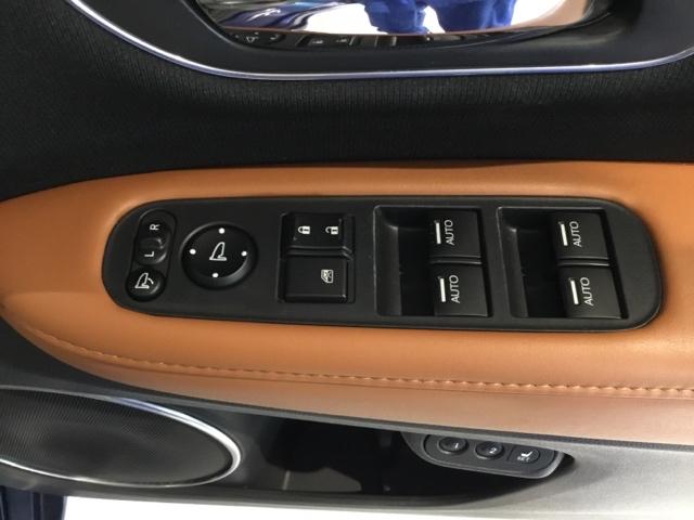 ヴェゼル ハイブリッドＺ・ホンダセンシング　メモリーナビ　フルセグ　リアカメラ　ＥＴＣ　ドラレコ　レーダーサポート　パワ－シ－ト　Ｗエアコン　ＤＶＤ再生機能　横滑り防止システム　バックアイカメラ　盗難防止装置　シートヒーター付　スマ－トキ－（18枚目）