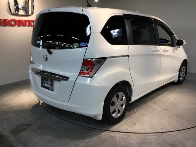 フリード Ｇプレミアムエディション　メモリーナビ　リアカメラ　ドラレコ　地デジＴＶ　盗難防止　Ｄレコ　ＶＳＡ　エコモード　Ｂカメラ　ウォークスルー　キーレスキー　パワステ　ＡＡＣ　ＥＴＣ車載器　３列シート　パワーウィンド　ＡＢＳ（8枚目）