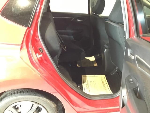 フィットハイブリッド Ｆパッケージ　メモリーナビ　ＥＴＣ　リアカメラ　地デジＴＶ　盗難警報装置　ＡＵＴＯエアコン　助手席エアバック　ＥＣＯＮ　リヤカメラ　ＵＳＢ　ＡＢＳ付　ＤＶＤ視聴　横滑り防止システム　キーレスエントリー　ナビテレビ（14枚目）
