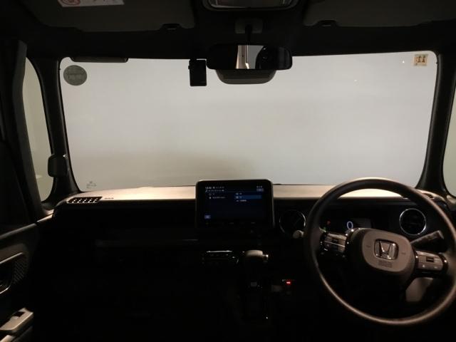 Ｎ－ＢＯＸカスタム ベースグレード　試乗車　メモリーナビ　ドラレコ　ＵＳＢ接続　ＣＭＢＳ　Ｄレコ　禁煙　ベンチシート　オートエアコン　スマートキ　ＬＥＤ　盗難防止装置　クルコン　バックカメラ　フルセグＴＶ　パワーステアリング　エアバッグ（2枚目）