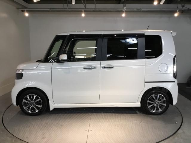 Ｎ－ＢＯＸカスタム ベースグレード　試乗車　メモリーナビ　ドラレコ　ＵＳＢ接続　ＣＭＢＳ　Ｄレコ　禁煙　ベンチシート　オートエアコン　スマートキ　ＬＥＤ　盗難防止装置　クルコン　バックカメラ　フルセグＴＶ　パワーステアリング　エアバッグ（7枚目）