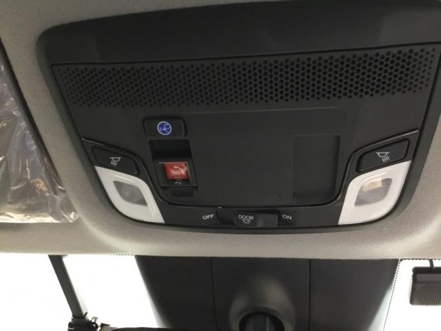 フィット ｅ：ＨＥＶホーム　ドラレコ　ＥＴＣ　ＬＥＤヘッドライト　前後誤発進抑制機能　クリソナ　助手席エアバッグ　運転席エアバッグ　ＬＥＤライト　ＵＳＢ接続　バックカメラ　ＡＢＳ　サイドエアバッグ　オートクルーズコントロール（22枚目）