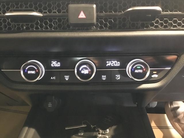 ＺＲ－Ｖ Ｘ　試乗車　禁煙車　メモリーナビ　フルセグ　リアカメラ　ＥＴＣ　クリアランスソナー　地デジ　Ｂカメ　オートクルーズコントロール　ＥＳＣ　サイドカーテンエアバック　エアコン　盗難防止装置　ＬＥＤライト（26枚目）