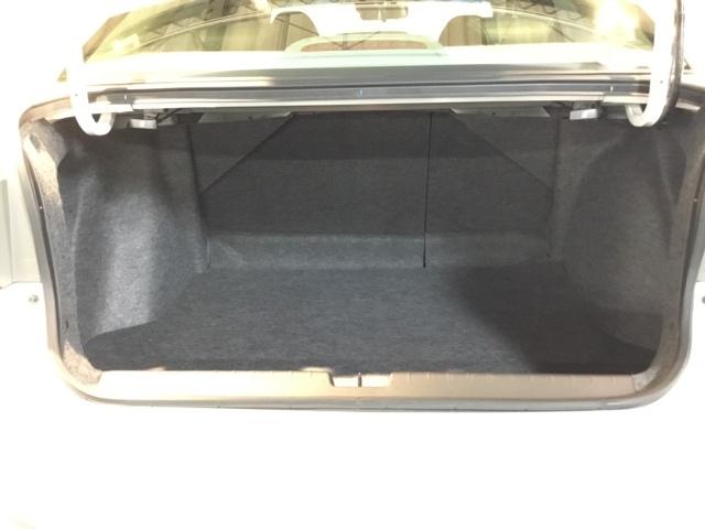 グレイス ハイブリッドＥＸ　メモリーナビ　フルセグ　リアカメラ　ＥＴＣ　ドラレコ　スマートキ－　運転席エアバッグ　Ａストップ　地上デジタル　エアコン　ＬＥＤヘッドランプ　ＤＶＤ再生可能　Ｒカメ　キーレスエントリー　シートヒータ（10枚目）