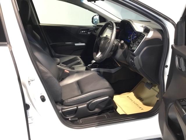 グレイス ハイブリッドＥＸ　メモリーナビ　フルセグ　リアカメラ　ＥＴＣ　ドラレコ　スマートキ－　運転席エアバッグ　Ａストップ　地上デジタル　エアコン　ＬＥＤヘッドランプ　ＤＶＤ再生可能　Ｒカメ　キーレスエントリー　シートヒータ（14枚目）