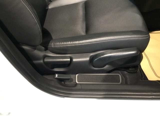 グレイス ハイブリッドＥＸ　メモリーナビ　フルセグ　リアカメラ　ＥＴＣ　ドラレコ　スマートキ－　運転席エアバッグ　Ａストップ　地上デジタル　エアコン　ＬＥＤヘッドランプ　ＤＶＤ再生可能　Ｒカメ　キーレスエントリー　シートヒータ（15枚目）