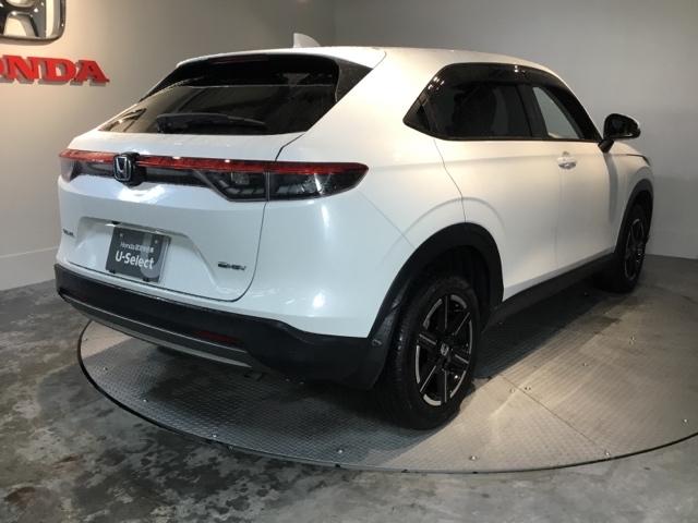 ヴェゼル ｅ：ＨＥＶＸ　メモリーナビ　ＥＴＣ　リアカメラ　ＡＡＣ　イモビライザー　スマ－トキ－　誤発進抑制　ＰＷ　クルコン　ＥＳＣ　キーフリー　ＬＥＤヘッドランプ　ナビＴＶ　サイドカーテンエアバック　ＤＶＤ再生可　ＡＢＳ（8枚目）