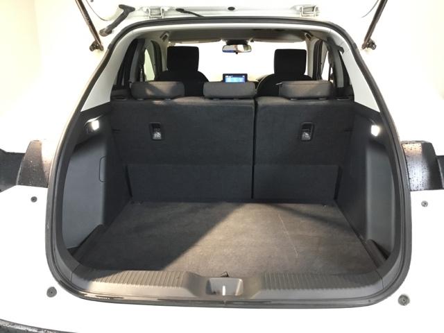 ヴェゼル ｅ：ＨＥＶＸ　メモリーナビ　ＥＴＣ　リアカメラ　ＡＡＣ　イモビライザー　スマ－トキ－　誤発進抑制　ＰＷ　クルコン　ＥＳＣ　キーフリー　ＬＥＤヘッドランプ　ナビＴＶ　サイドカーテンエアバック　ＤＶＤ再生可　ＡＢＳ（10枚目）