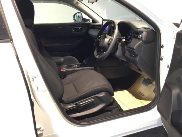 ヴェゼル ｅ：ＨＥＶＸ　メモリーナビ　ＥＴＣ　リアカメラ　ＡＡＣ　イモビライザー　スマ－トキ－　誤発進抑制　ＰＷ　クルコン　ＥＳＣ　キーフリー　ＬＥＤヘッドランプ　ナビＴＶ　サイドカーテンエアバック　ＤＶＤ再生可　ＡＢＳ（15枚目）