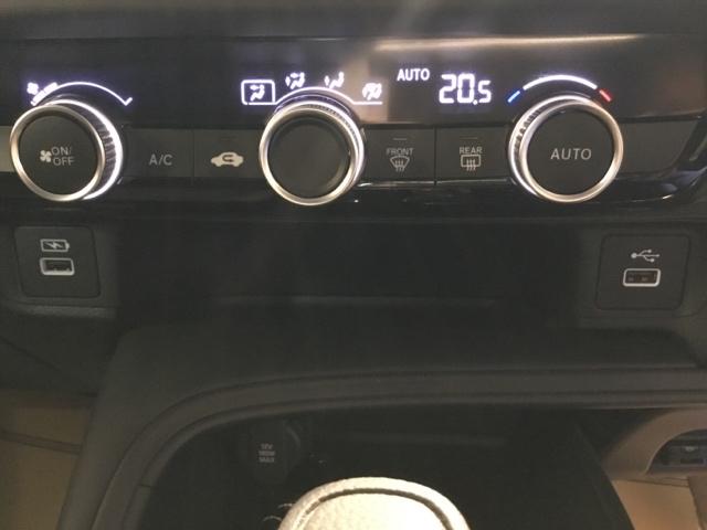 ヴェゼル ｅ：ＨＥＶＸ　メモリーナビ　ＥＴＣ　リアカメラ　ＡＡＣ　イモビライザー　スマ－トキ－　誤発進抑制　ＰＷ　クルコン　ＥＳＣ　キーフリー　ＬＥＤヘッドランプ　ナビＴＶ　サイドカーテンエアバック　ＤＶＤ再生可　ＡＢＳ（24枚目）