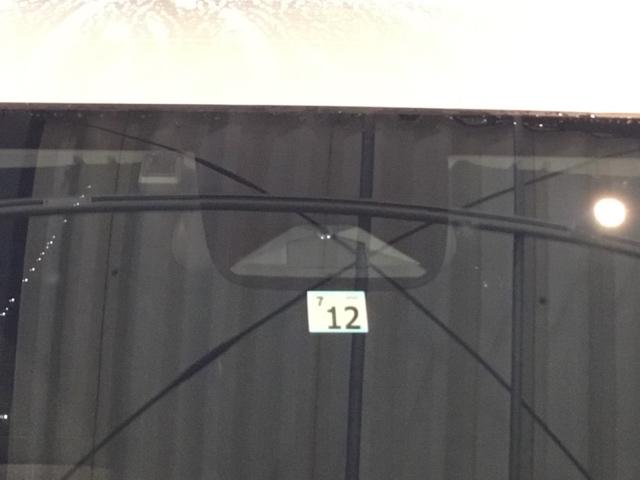 ヴェゼル ｅ：ＨＥＶＸ　メモリーナビ　ＥＴＣ　リアカメラ　ＡＡＣ　イモビライザー　スマ－トキ－　誤発進抑制　ＰＷ　クルコン　ＥＳＣ　キーフリー　ＬＥＤヘッドランプ　ナビＴＶ　サイドカーテンエアバック　ＤＶＤ再生可　ＡＢＳ（29枚目）