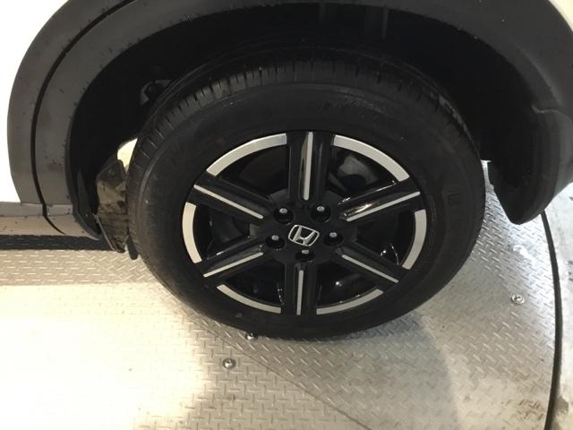 ヴェゼル ｅ：ＨＥＶＸ　メモリーナビ　ＥＴＣ　リアカメラ　ＡＡＣ　イモビライザー　スマ－トキ－　誤発進抑制　ＰＷ　クルコン　ＥＳＣ　キーフリー　ＬＥＤヘッドランプ　ナビＴＶ　サイドカーテンエアバック　ＤＶＤ再生可　ＡＢＳ（33枚目）