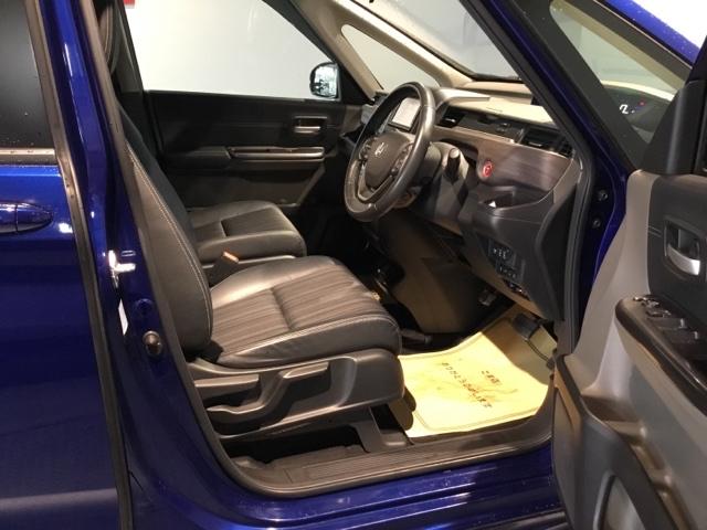 フリードハイブリッド ハイブリッド・ＥＸ　メモリーナビ　リアカメラ　ドラレコ　地デジフルセグＴＶ　シ－トヒ－タ－　リヤカメラ　ＬＥＤライト　フルオートエアコン　ＡＢＳ　ＤＶＤ再生可　ウォークスルー　サイドエアバッグ　キーフリー　ナビ＆ＴＶ（15枚目）