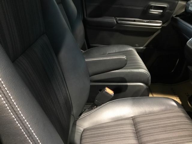 フリードハイブリッド ハイブリッド・ＥＸ　メモリーナビ　リアカメラ　ドラレコ　地デジフルセグＴＶ　シ－トヒ－タ－　リヤカメラ　ＬＥＤライト　フルオートエアコン　ＡＢＳ　ＤＶＤ再生可　ウォークスルー　サイドエアバッグ　キーフリー　ナビ＆ＴＶ（18枚目）