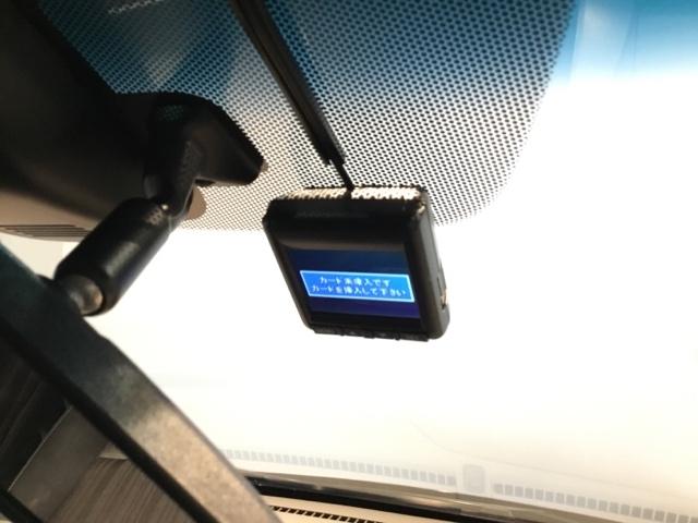 フリードハイブリッド ハイブリッド・ＥＸ　メモリーナビ　リアカメラ　ドラレコ　地デジフルセグＴＶ　シ－トヒ－タ－　リヤカメラ　ＬＥＤライト　フルオートエアコン　ＡＢＳ　ＤＶＤ再生可　ウォークスルー　サイドエアバッグ　キーフリー　ナビ＆ＴＶ（20枚目）