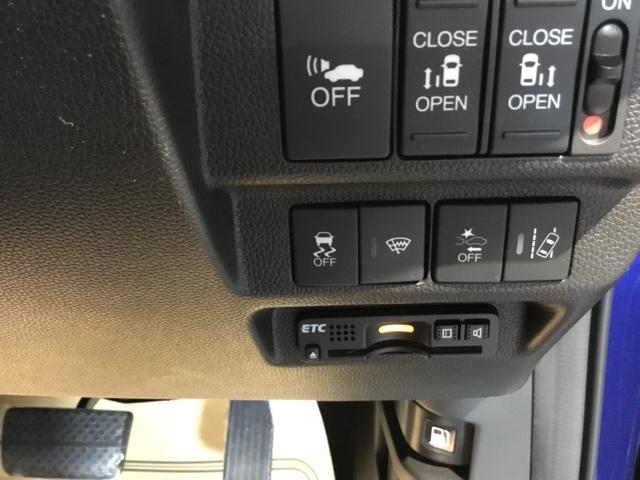 フリードハイブリッド ハイブリッド・ＥＸ　メモリーナビ　リアカメラ　ドラレコ　地デジフルセグＴＶ　シ－トヒ－タ－　リヤカメラ　ＬＥＤライト　フルオートエアコン　ＡＢＳ　ＤＶＤ再生可　ウォークスルー　サイドエアバッグ　キーフリー　ナビ＆ＴＶ（27枚目）