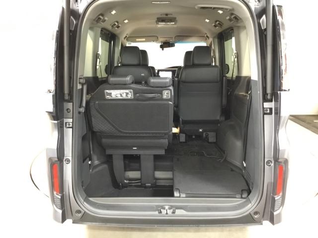 ステップワゴンスパーダ スパーダ・クールスピリットホンダセンシング　メモリーナビ　ドラレコ　ＥＴＣ　サイドエアバック　スマートキ　左右電動スライドドア　地ＴＶ　ナビ＆ＴＶ　三列シート　ＵＳＢ　助手席エアバッグ　ドライブレコーダ　ＡＡＣ　ターボ車　ＡＢＳ　キーフリー（11枚目）