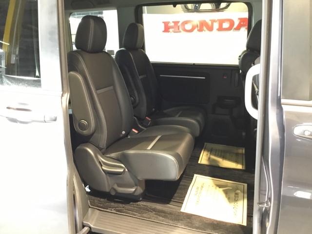 ステップワゴンスパーダ スパーダ・クールスピリットホンダセンシング　メモリーナビ　ドラレコ　ＥＴＣ　サイドエアバック　スマートキ　左右電動スライドドア　地ＴＶ　ナビ＆ＴＶ　三列シート　ＵＳＢ　助手席エアバッグ　ドライブレコーダ　ＡＡＣ　ターボ車　ＡＢＳ　キーフリー（14枚目）