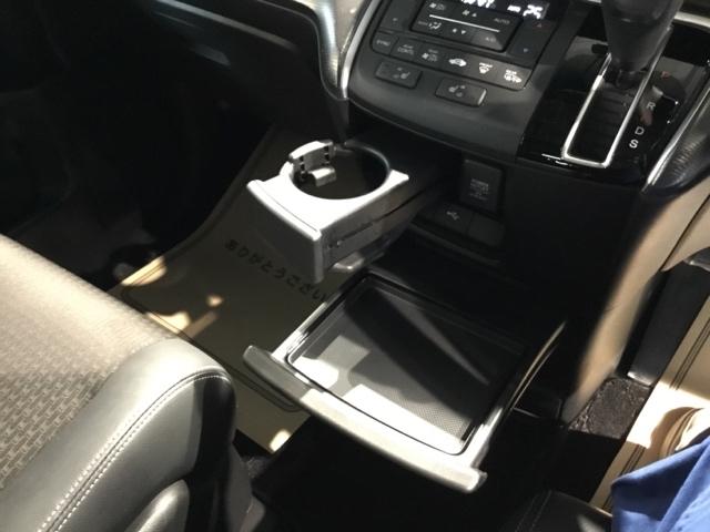 ステップワゴンスパーダ スパーダ・クールスピリットホンダセンシング　メモリーナビ　ドラレコ　ＥＴＣ　サイドエアバック　スマートキ　左右電動スライドドア　地ＴＶ　ナビ＆ＴＶ　三列シート　ＵＳＢ　助手席エアバッグ　ドライブレコーダ　ＡＡＣ　ターボ車　ＡＢＳ　キーフリー（30枚目）