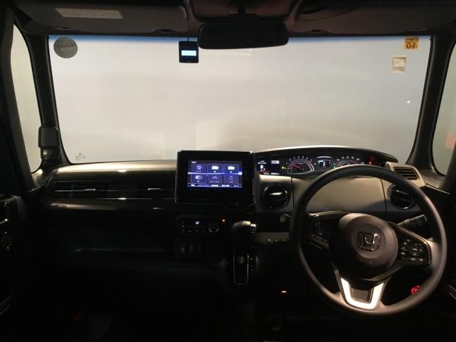 Ｎ－ＢＯＸカスタム Ｇ・Ｌホンダセンシング　メモリーナビ　フルセグ　リアカメラ　ＥＴＣ　ドラレコ　地デジＴＶ　助手席エアバッグ　キーレス　アイドリングＳＴ　セキュリティーアラーム　スマ－トキ－　ナビＴＶ　前車追従機能　サイドエアバッグ　ＵＳＢ（2枚目）