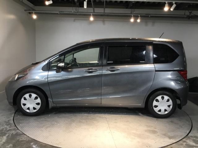 フリード Ｇジャストセレクション　ＨＤＤナビ　リアカメラ　ＥＴＣ　ＨＩＤライト　エコモード　Ｂモニター　助手席エアバッグ　ＡＵＴＯエアコン　パワステ　両側スライド片側電動　イモビ　運転席エアバッグ　ＰＷ　ＡＢＳ　ＤＶＤ再生　３列シート（7枚目）