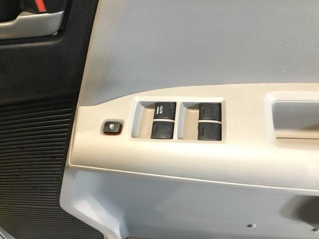 フリード Ｇジャストセレクション　ＨＤＤナビ　リアカメラ　ＥＴＣ　ＨＩＤライト　エコモード　Ｂモニター　助手席エアバッグ　ＡＵＴＯエアコン　パワステ　両側スライド片側電動　イモビ　運転席エアバッグ　ＰＷ　ＡＢＳ　ＤＶＤ再生　３列シート（16枚目）