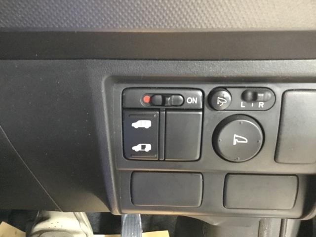 フリード Ｇジャストセレクション　ＨＤＤナビ　リアカメラ　ＥＴＣ　ＨＩＤライト　エコモード　Ｂモニター　助手席エアバッグ　ＡＵＴＯエアコン　パワステ　両側スライド片側電動　イモビ　運転席エアバッグ　ＰＷ　ＡＢＳ　ＤＶＤ再生　３列シート（23枚目）