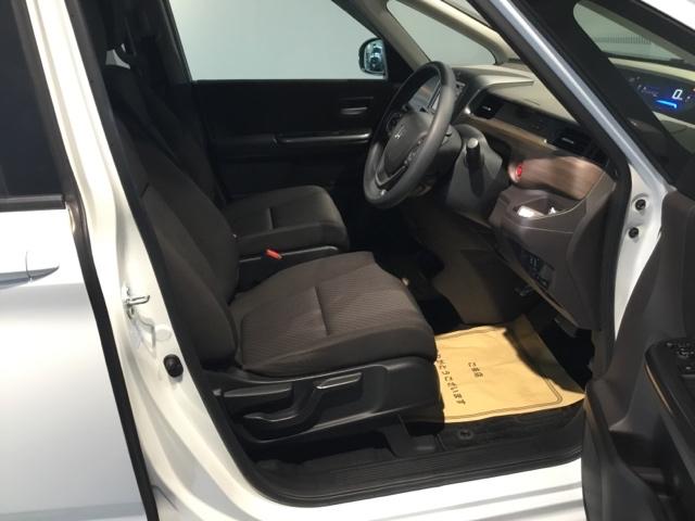 フリード Ｇ・ホンダセンシング　ディスプレイオーディオ　ワンセグ　リアカメラ　ＥＴＣ　追突被害軽減ブレーキ　Ｗエアバッグ　パワーウィンドウ　アクティブクルーズコントロール　スマートキ　カラーバックモニター　ＶＳＡ　エアコン　キーレス（15枚目）