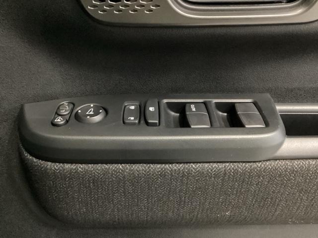 N-BOXカスタム ベースグレード 両側電動スライドドア シートヒーター W電動ドア USB接続 CMBS ベンチシート オートエアコン スマートキ LED 盗難防止装置 クルコン バックカメラ パワーステアリング エアバッグ ESC(14枚目)