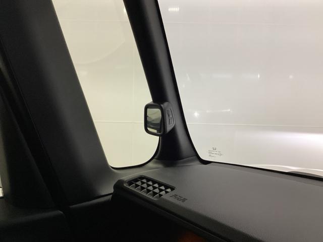 N-BOXカスタム ベースグレード 両側電動スライドドア シートヒーター W電動ドア USB接続 CMBS ベンチシート オートエアコン スマートキ LED 盗難防止装置 クルコン バックカメラ パワーステアリング エアバッグ ESC(35枚目)