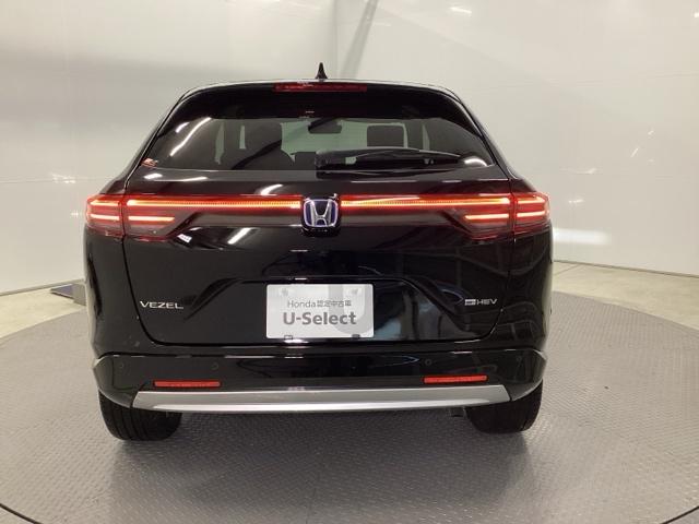 ヴェゼル ｅ：ＨＥＶＺ　メモリーナビ　リアカメラ　ＥＴＣ　衝突回避支援ブレーキ機能　スマキ　Ｐトランク　フルオートエアコン　エアバッグ　両席エアバック　Ｒカメ　パワーウィンドウ　ＬＥＤランプ　ソナー　クルーズＣ　ナビ＆ＴＶ（9枚目）