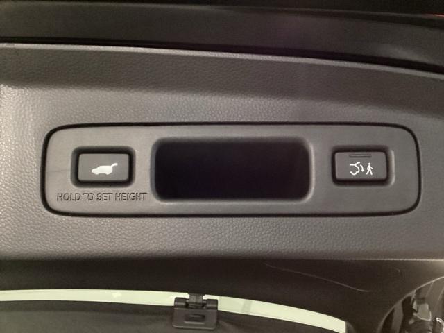 ヴェゼル ｅ：ＨＥＶＺ　メモリーナビ　リアカメラ　ＥＴＣ　衝突回避支援ブレーキ機能　スマキ　Ｐトランク　フルオートエアコン　エアバッグ　両席エアバック　Ｒカメ　パワーウィンドウ　ＬＥＤランプ　ソナー　クルーズＣ　ナビ＆ＴＶ（31枚目）