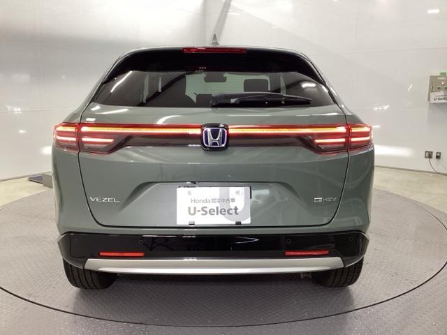 ヴェゼル ｅ：ＨＥＶＺ　メモリーナビ　リアカメラ　シートヒーター　衝突回避支援ブレーキ機能　スマキ　Ｐトランク　フルオートエアコン　エアバッグ　両席エアバック　Ｒカメ　パワーウィンドウ　ＬＥＤランプ　ソナー　クルーズＣ（9枚目）