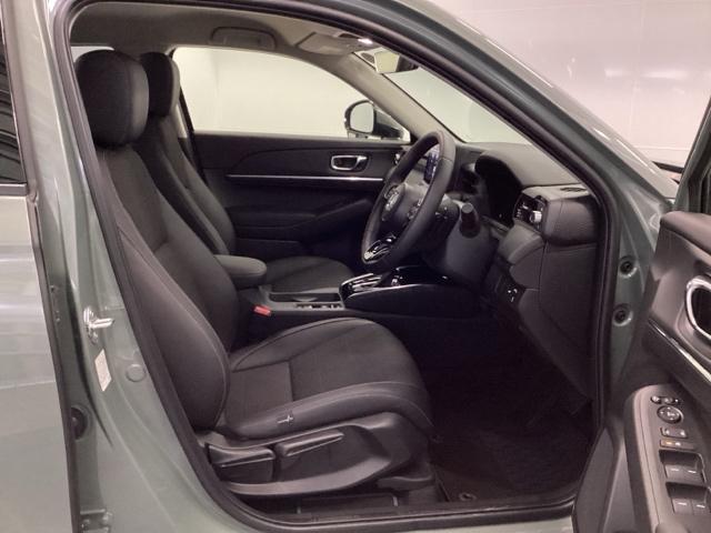 ヴェゼル ｅ：ＨＥＶＺ　メモリーナビ　リアカメラ　シートヒーター　衝突回避支援ブレーキ機能　スマキ　Ｐトランク　フルオートエアコン　エアバッグ　両席エアバック　Ｒカメ　パワーウィンドウ　ＬＥＤランプ　ソナー　クルーズＣ（16枚目）