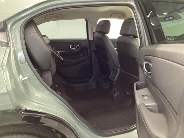 ヴェゼル ｅ：ＨＥＶＺ　メモリーナビ　リアカメラ　シートヒーター　衝突回避支援ブレーキ機能　スマキ　Ｐトランク　フルオートエアコン　エアバッグ　両席エアバック　Ｒカメ　パワーウィンドウ　ＬＥＤランプ　ソナー　クルーズＣ（25枚目）