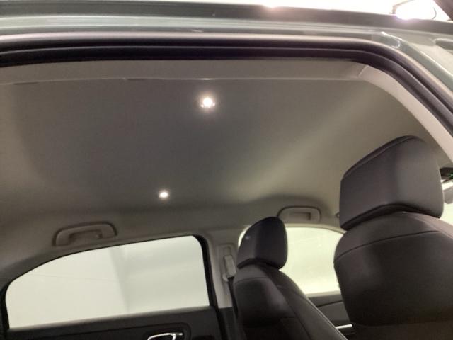 ヴェゼル ｅ：ＨＥＶＺ　メモリーナビ　リアカメラ　シートヒーター　衝突回避支援ブレーキ機能　スマキ　Ｐトランク　フルオートエアコン　エアバッグ　両席エアバック　Ｒカメ　パワーウィンドウ　ＬＥＤランプ　ソナー　クルーズＣ（30枚目）