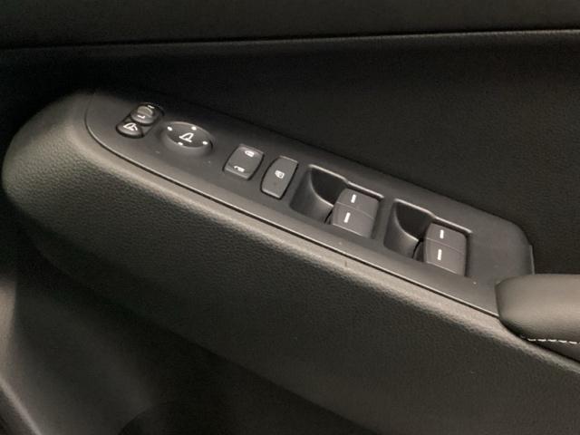 ヴェゼル ｅ：ＨＥＶＺ　メモリーナビ　リアカメラ　シートヒーター　衝突回避支援ブレーキ機能　スマキ　Ｐトランク　フルオートエアコン　エアバッグ　両席エアバック　Ｒカメ　パワーウィンドウ　ＬＥＤランプ　ソナー　クルーズＣ（32枚目）