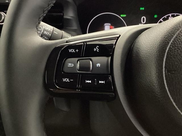 ヴェゼル ｅ：ＨＥＶＺ　メモリーナビ　リアカメラ　シートヒーター　衝突回避支援ブレーキ機能　スマキ　Ｐトランク　フルオートエアコン　エアバッグ　両席エアバック　Ｒカメ　パワーウィンドウ　ＬＥＤランプ　ソナー　クルーズＣ（33枚目）