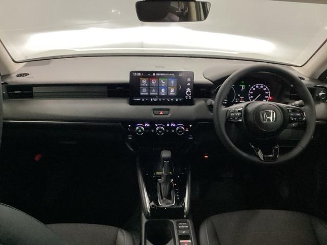 ヴェゼル ｅ：ＨＥＶＺ　メモリーナビ　リアカメラ　ＥＴＣ　衝突回避支援ブレーキ機能　スマキ　Ｐトランク　フルオートエアコン　エアバッグ　両席エアバック　Ｒカメ　パワーウィンドウ　ＬＥＤランプ　ソナー　クルーズＣ　ナビ＆ＴＶ（2枚目）