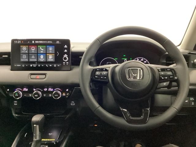 ヴェゼル ｅ：ＨＥＶＺ　メモリーナビ　リアカメラ　ＥＴＣ　衝突回避支援ブレーキ機能　スマキ　Ｐトランク　フルオートエアコン　エアバッグ　両席エアバック　Ｒカメ　パワーウィンドウ　ＬＥＤランプ　ソナー　クルーズＣ　ナビ＆ＴＶ（3枚目）