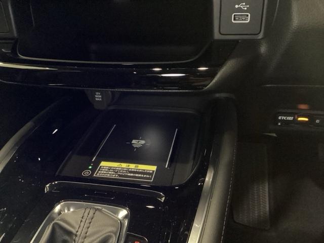 ヴェゼル ｅ：ＨＥＶＺ　メモリーナビ　リアカメラ　ＥＴＣ　衝突回避支援ブレーキ機能　スマキ　Ｐトランク　フルオートエアコン　エアバッグ　両席エアバック　Ｒカメ　パワーウィンドウ　ＬＥＤランプ　ソナー　クルーズＣ　ナビ＆ＴＶ（13枚目）